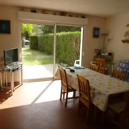 Maison Dans Residence, Acces Direct Aux Plages.